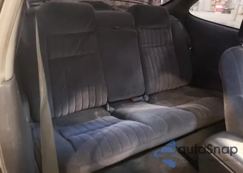 2001 Pontiac Grand Prix Gt z USA, uszkodzony, nr VIN 1G2WP12K41F236700